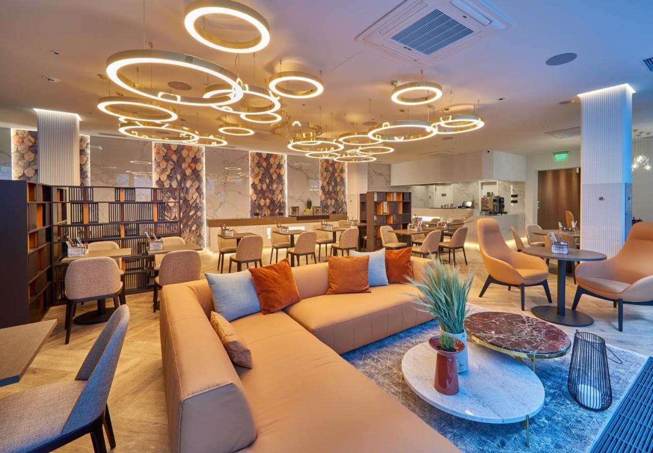 Radisson Hotel City Centre Odessa Exteriör bild