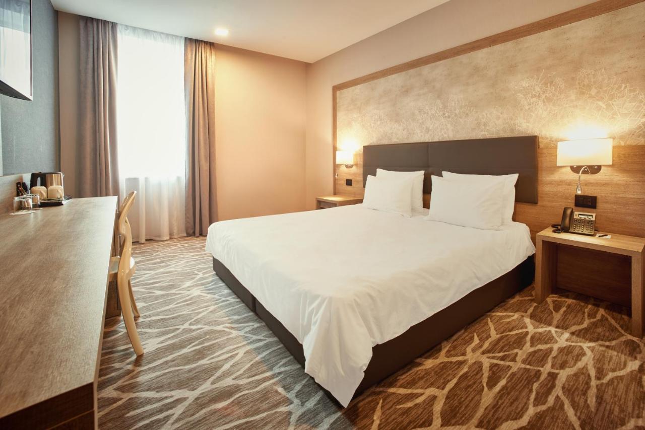 Radisson Hotel City Centre Odessa Exteriör bild