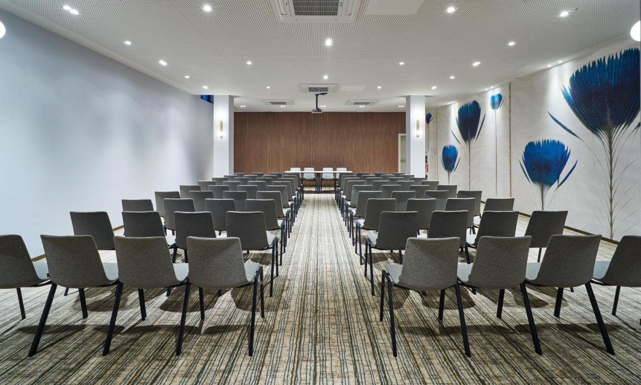 Radisson Hotel City Centre Odessa Exteriör bild