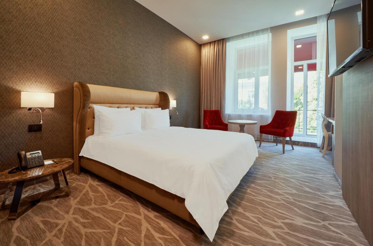 Radisson Hotel City Centre Odessa Exteriör bild