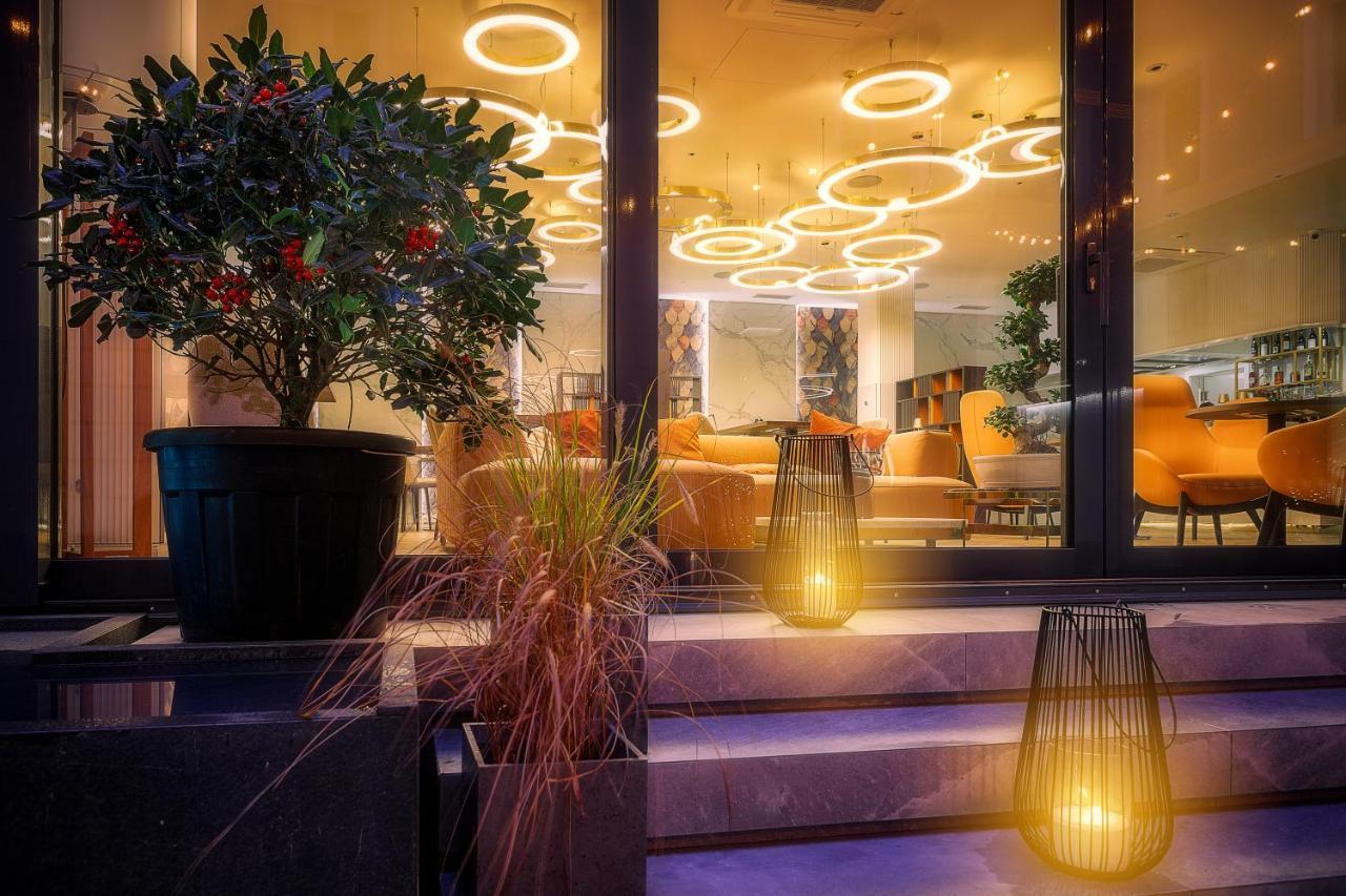 Radisson Hotel City Centre Odessa Exteriör bild