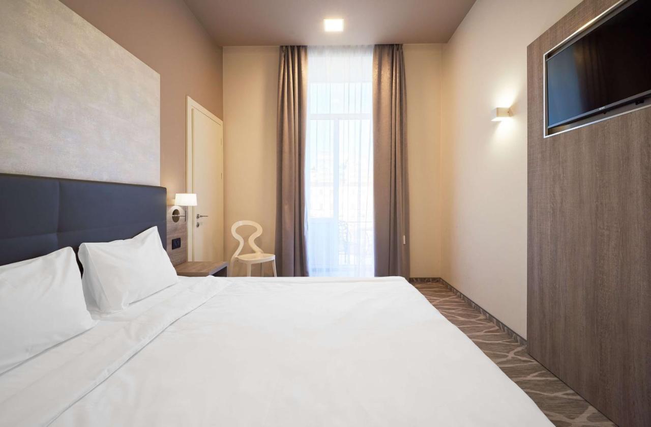 Radisson Hotel City Centre Odessa Exteriör bild